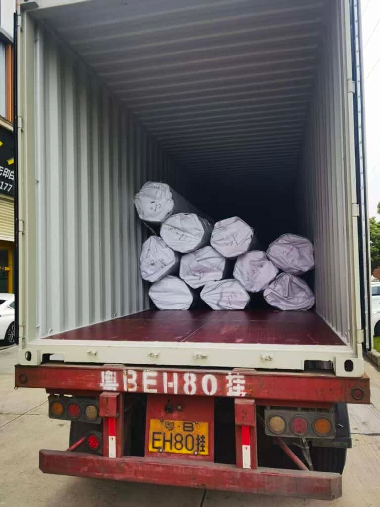 steel pipes loading container for export to Africa